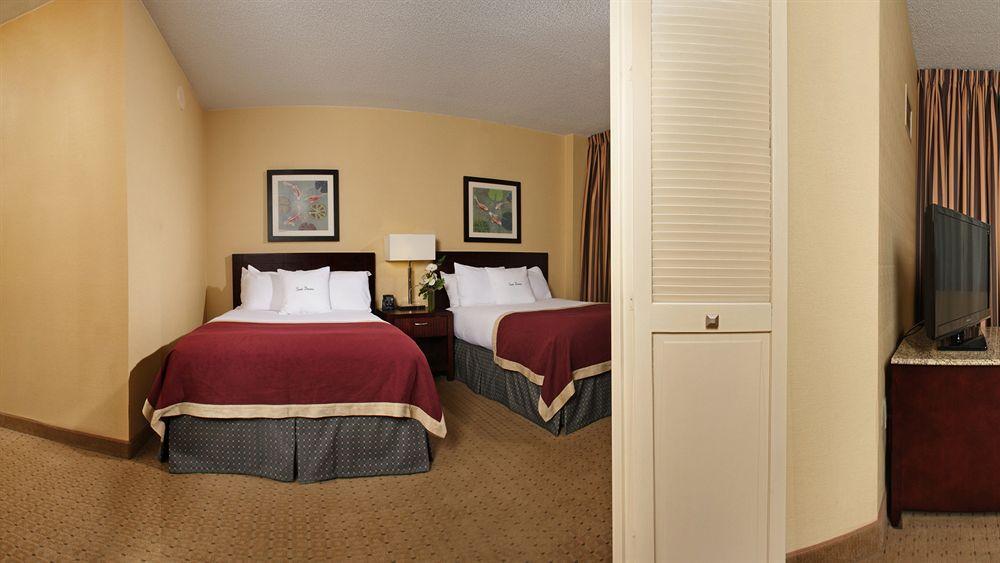 Doubletree Suites By Hilton Raleigh-Durham Exterior photo