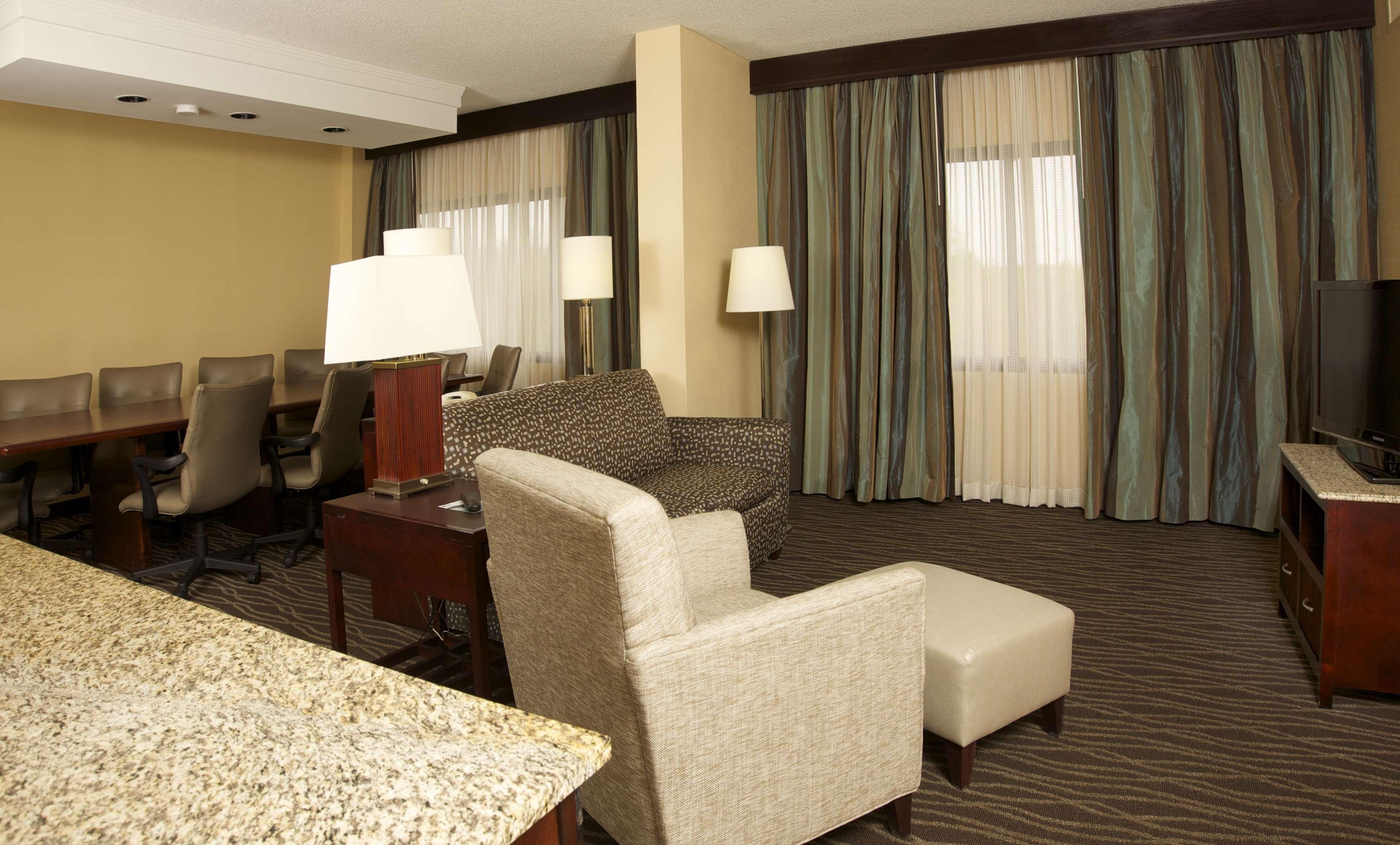 Doubletree Suites By Hilton Raleigh-Durham Exterior photo