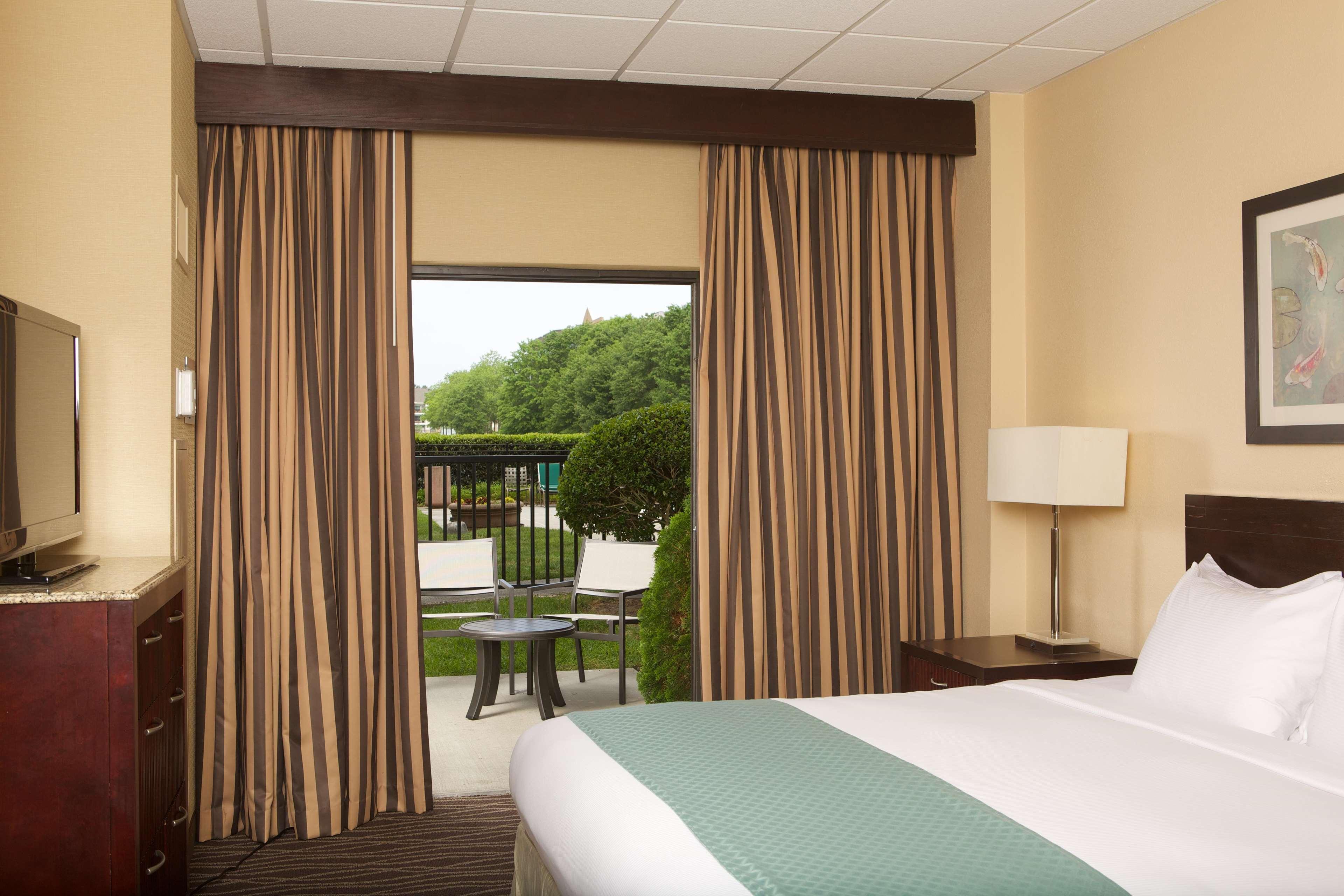 Doubletree Suites By Hilton Raleigh-Durham Exterior photo