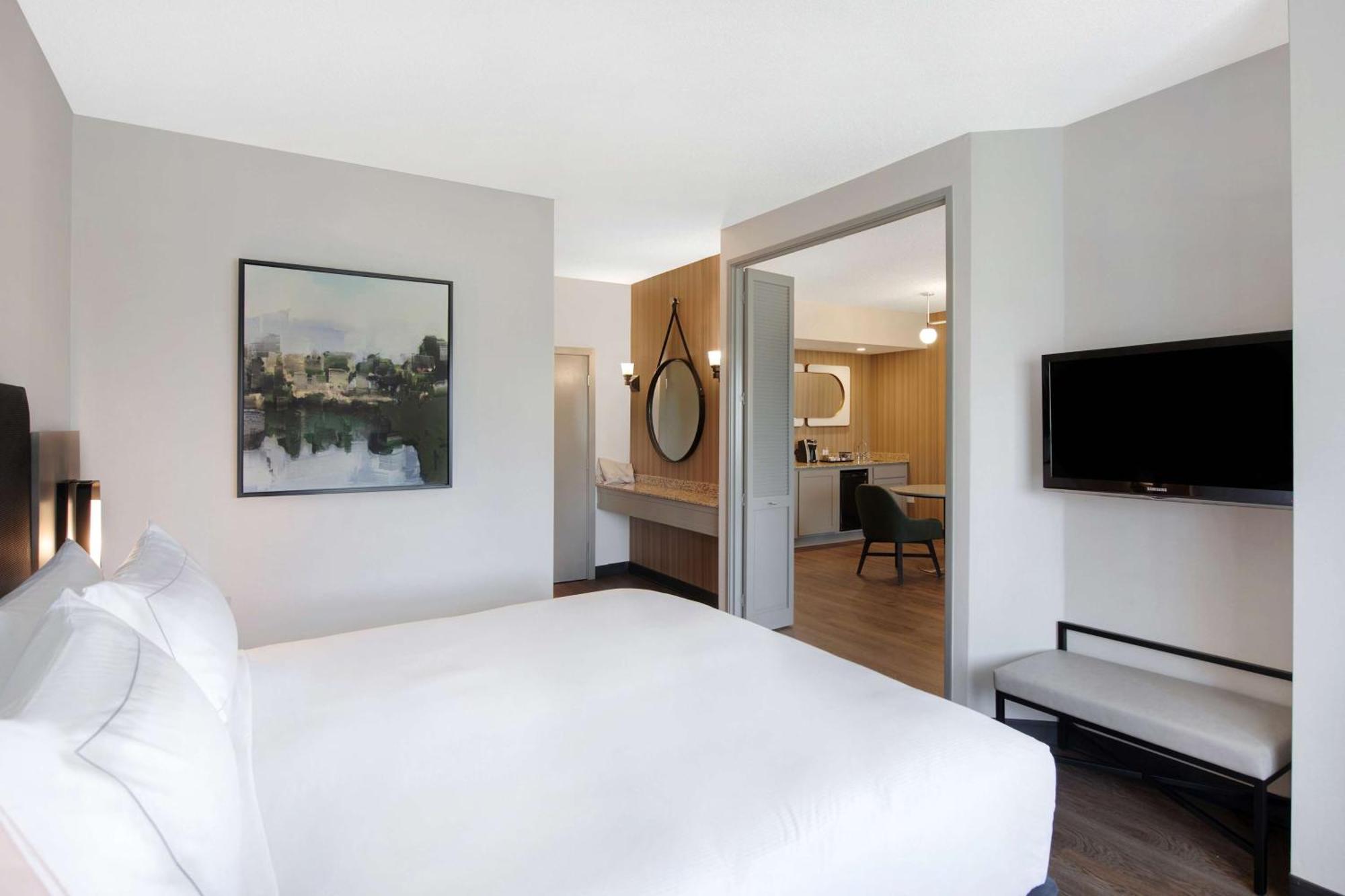 Doubletree Suites By Hilton Raleigh-Durham Exterior photo